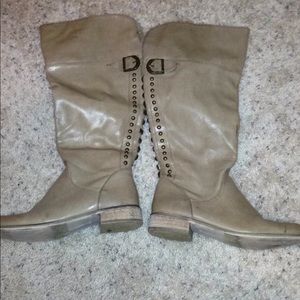 ShoeDazzle Warn 3 Times Tan boots